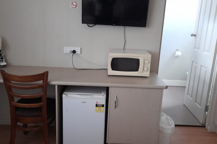 Room 33 of 86