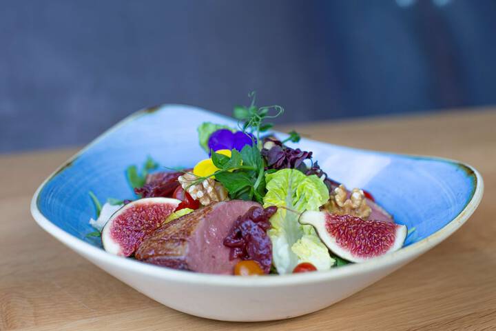 Dining 84 of 101
