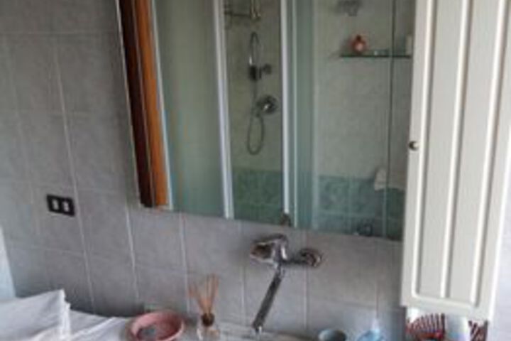 Room 12 of 52