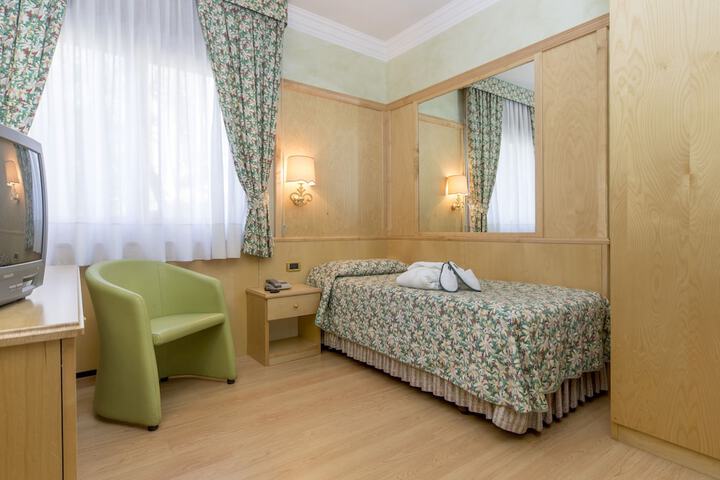 Room 29 of 79