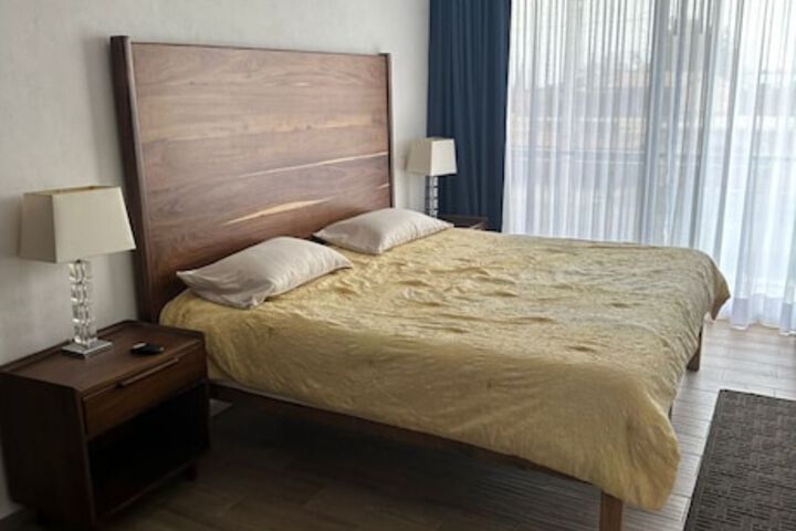 Room 32 of 60
