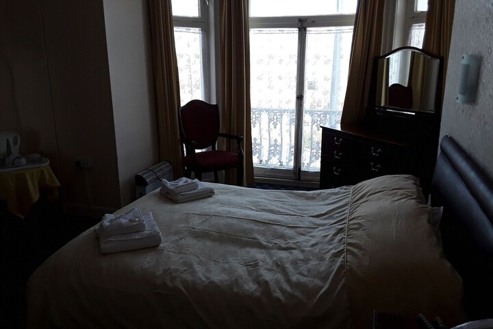 Room 16 of 45