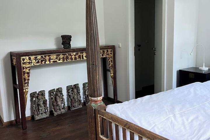 Room 2 of 23