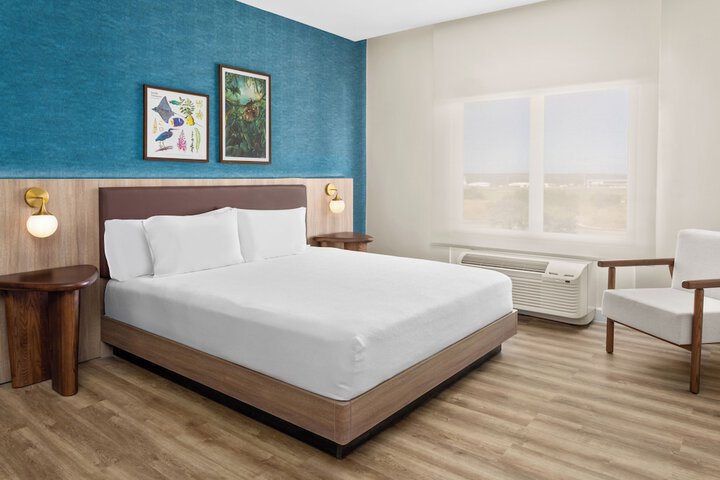 Room 19 of 82