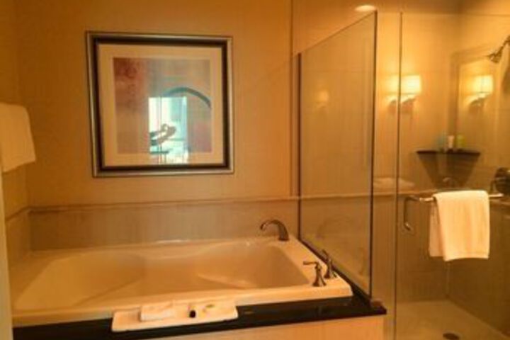Room 10 of 164