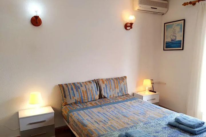 Room 4 of 15