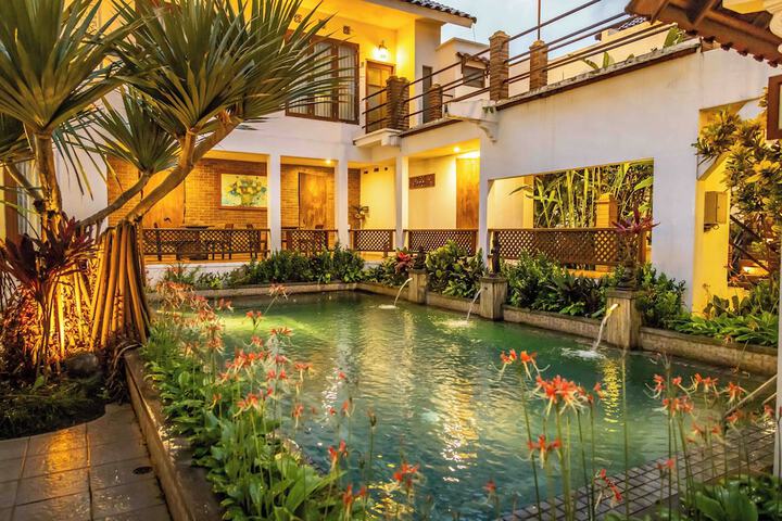 Pool 52 of 66