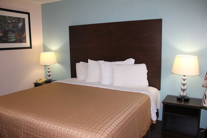Room 5 of 33