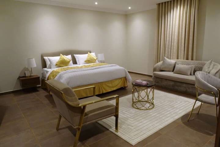 Room 7 of 24