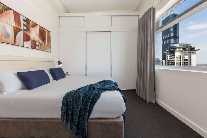 Room 13 of 80