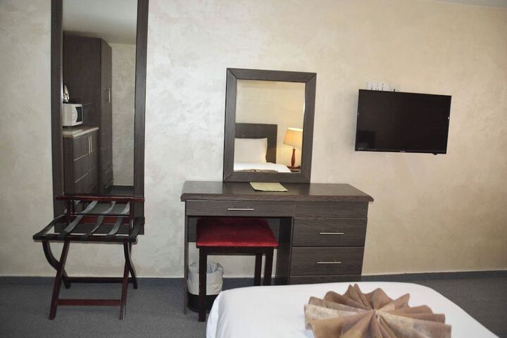 Room 28 of 59