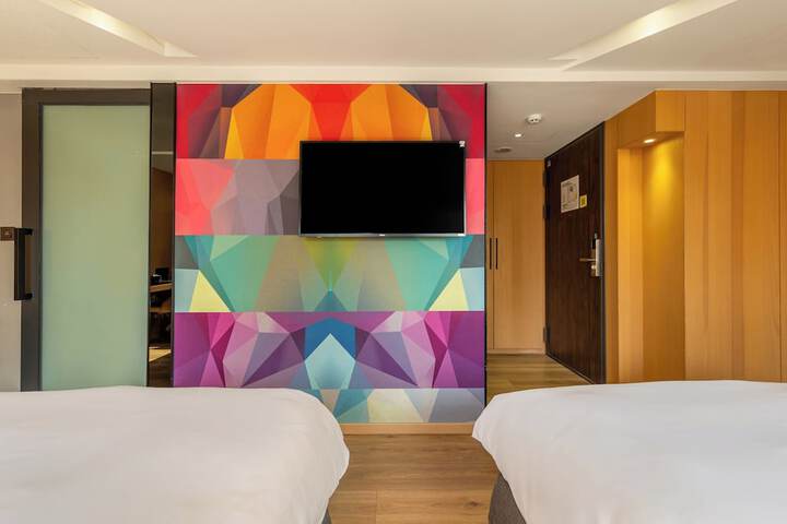 Room 49 of 103