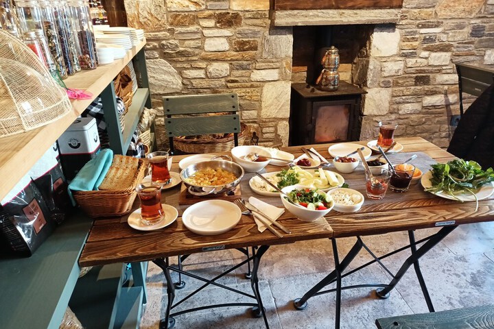 Breakfast/Coffee Service 50 of 85