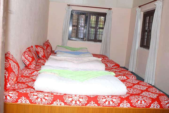 Room 4 of 10