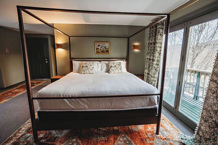 Room 11 of 83