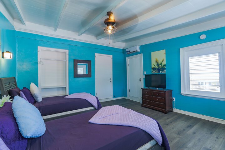 Room 2 of 171