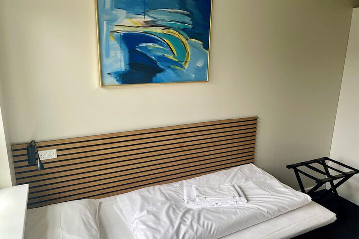 Room 12 of 42