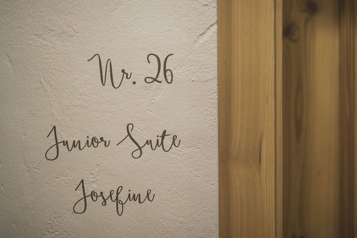 Room 91 of 214