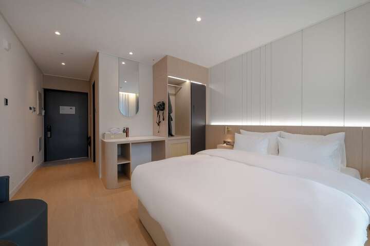 Room 19 of 51