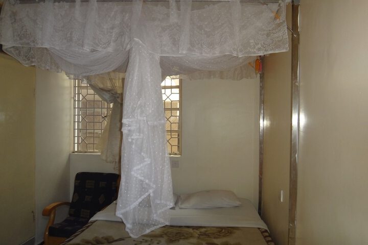 Room 10 of 25