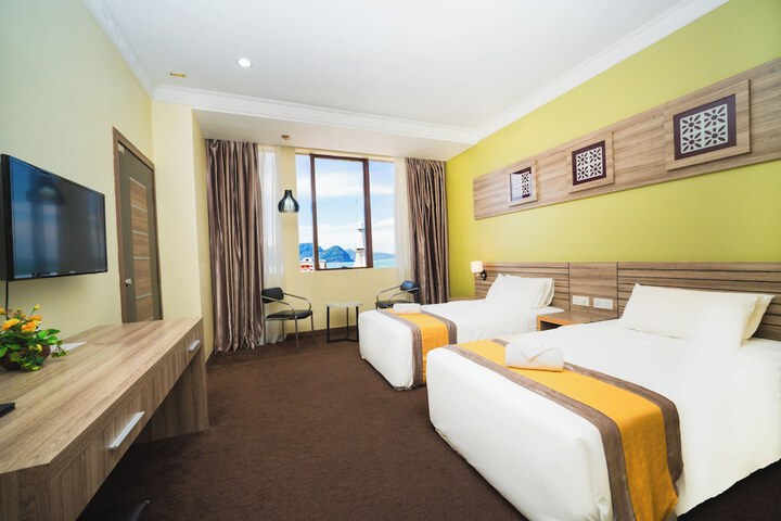 Room 3 of 11