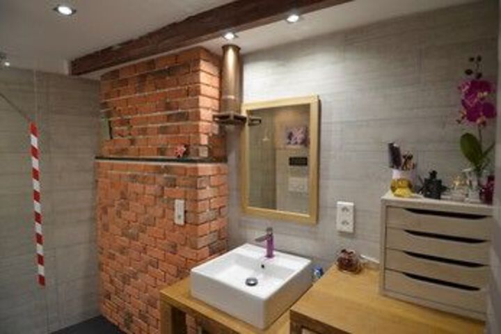 Room 5 of 27