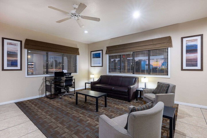 Entrance & Lobby