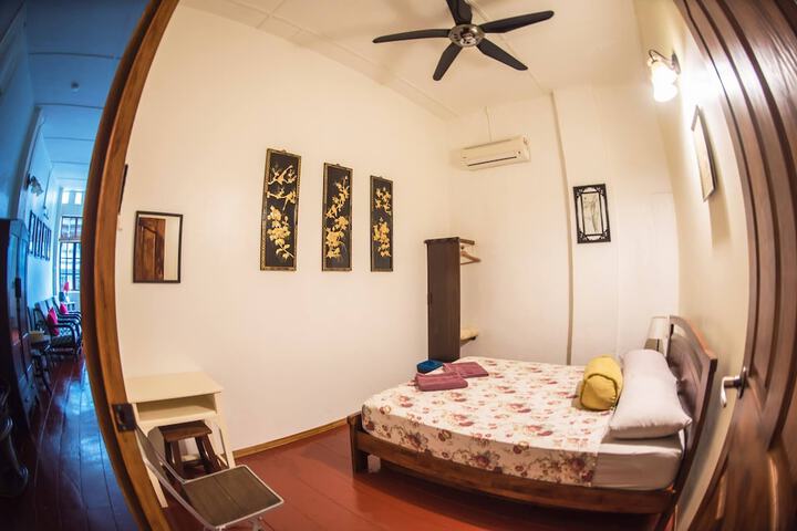Room 14 of 94