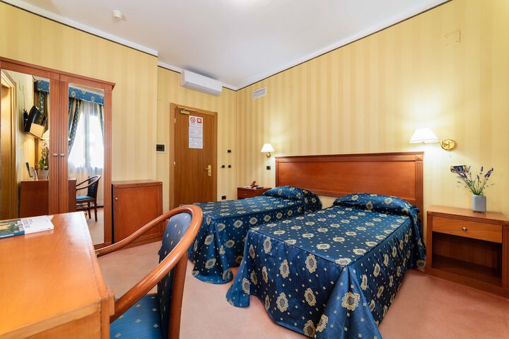 Room 18 of 61