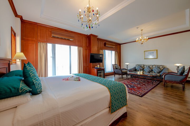 Room 29 of 74