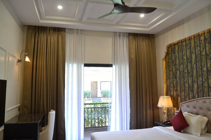 Room 47 of 106