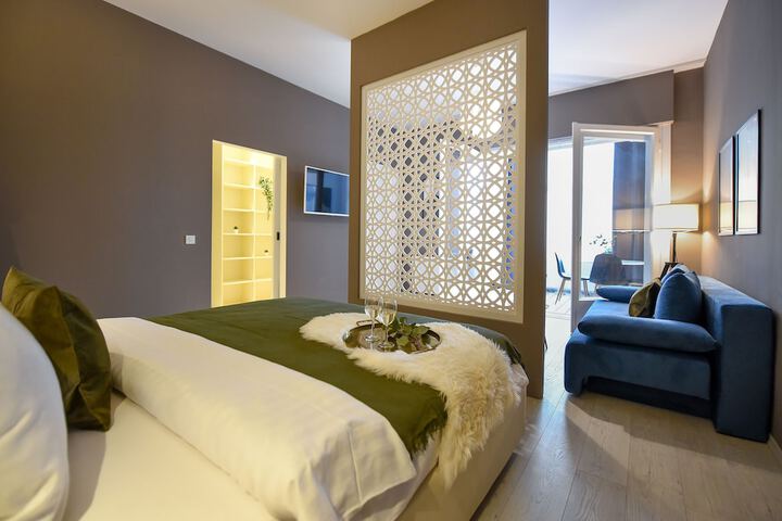 Room 10 of 10