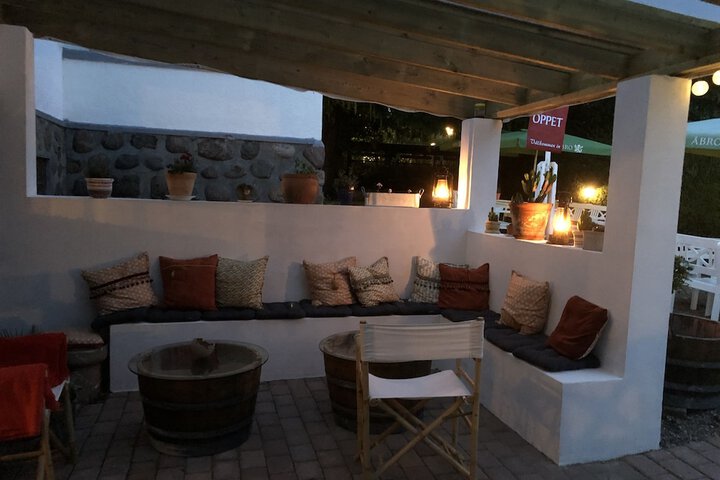 Lounge 30 of 52