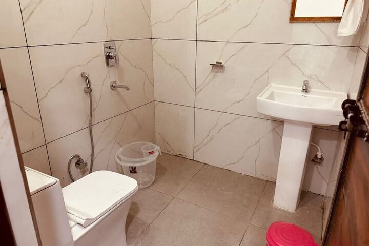 Room 14 of 15