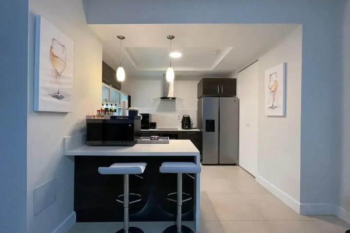 Room 4 of 16