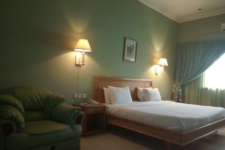 Room 18 of 35