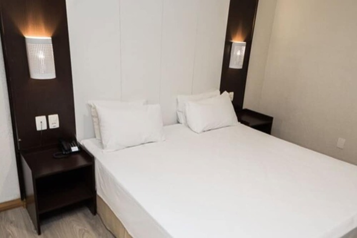 Room 8 of 30