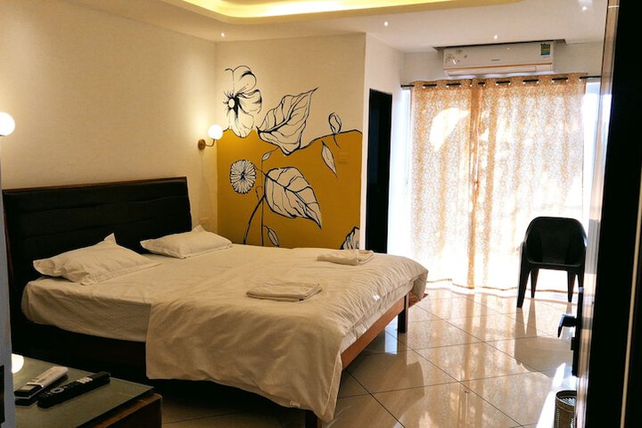 Room 38 of 169