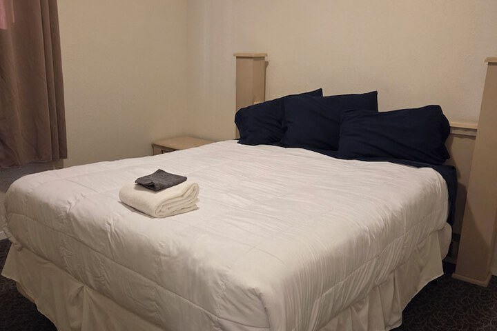 Room 9 of 21