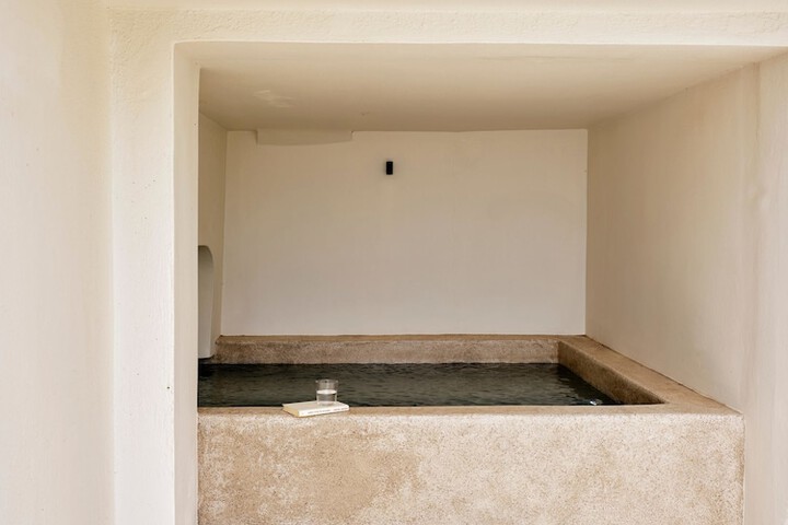 Pool 75 of 142