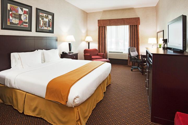 Standard King Bed Accessible (2 of 6)