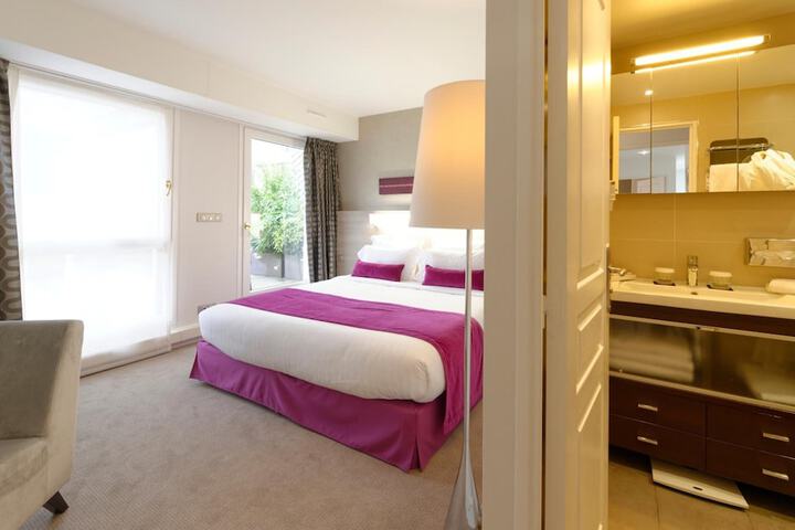 Room 12 of 38