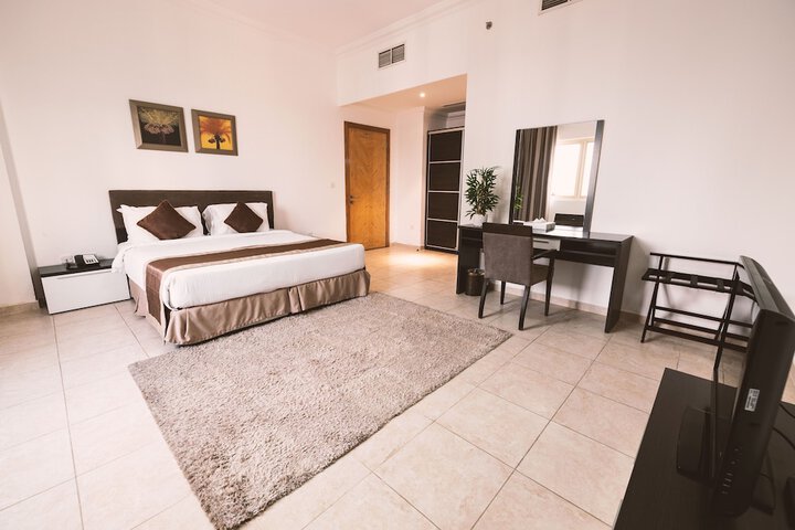 Room 10 of 42
