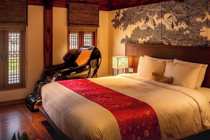 Room 4 of 26