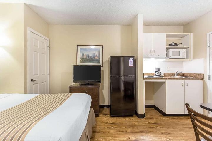 1 Queen Bed Efficiency (1 of 4)