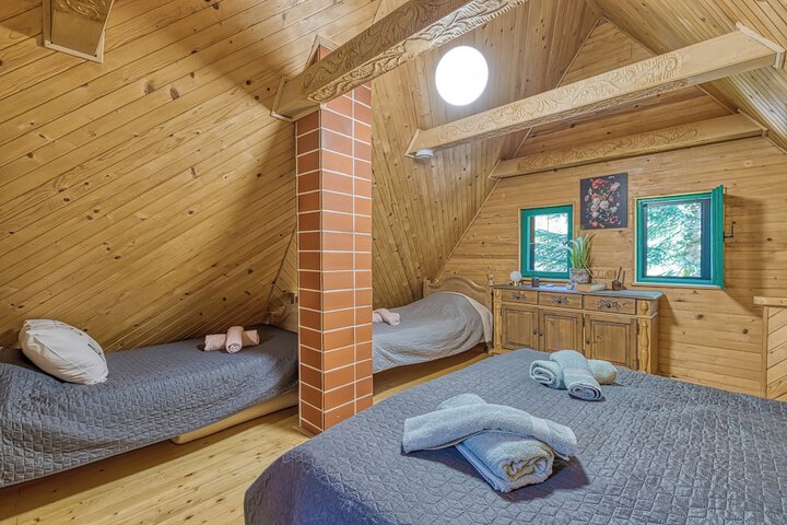 Room 4 of 44