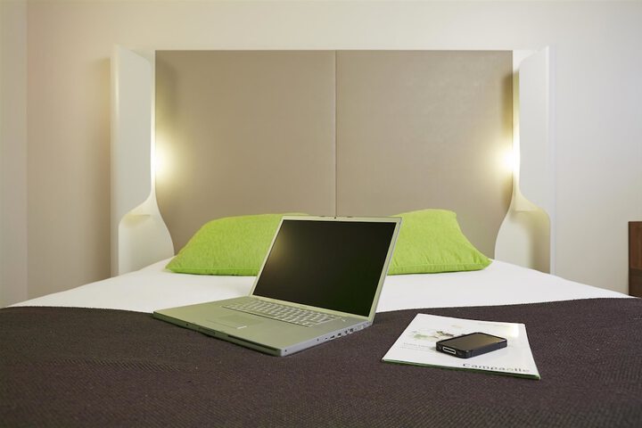 Room 6 of 39