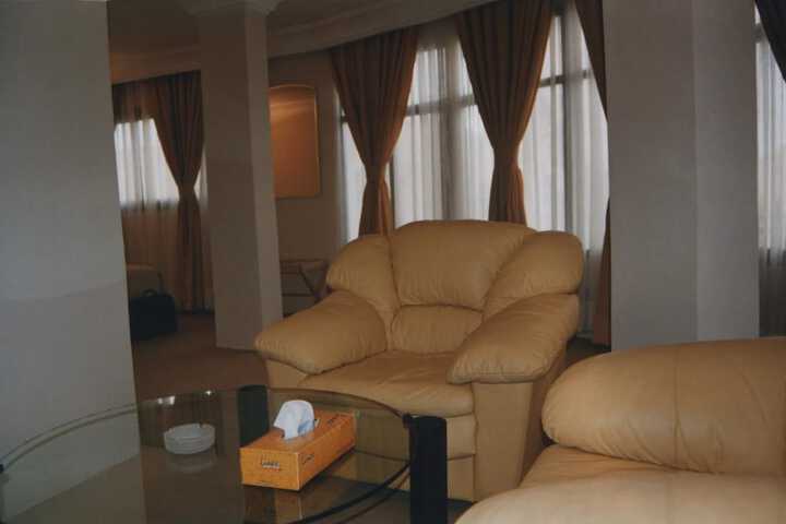 Room 10 of 26