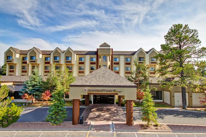 DoubleTree by Hilton Hotel Flagstaff in Flagstaff, AZ