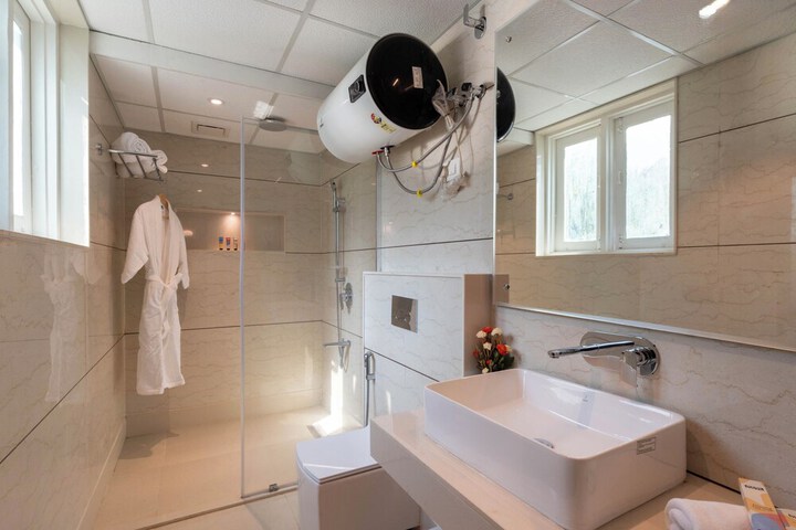Room 9 of 23
